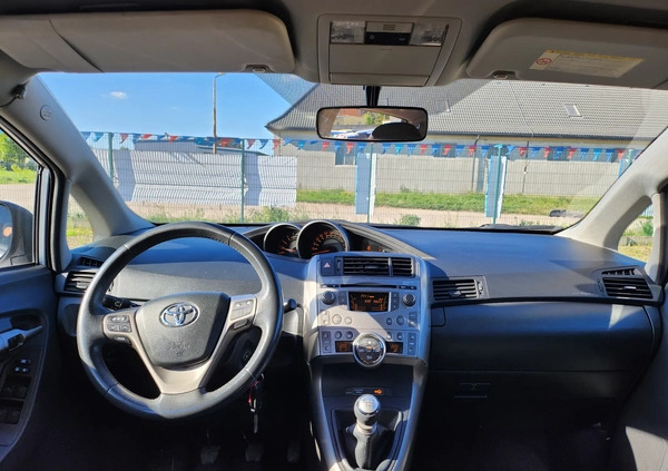 Toyota Verso cena 23900 przebieg: 288000, rok produkcji 2009 z Piła małe 436